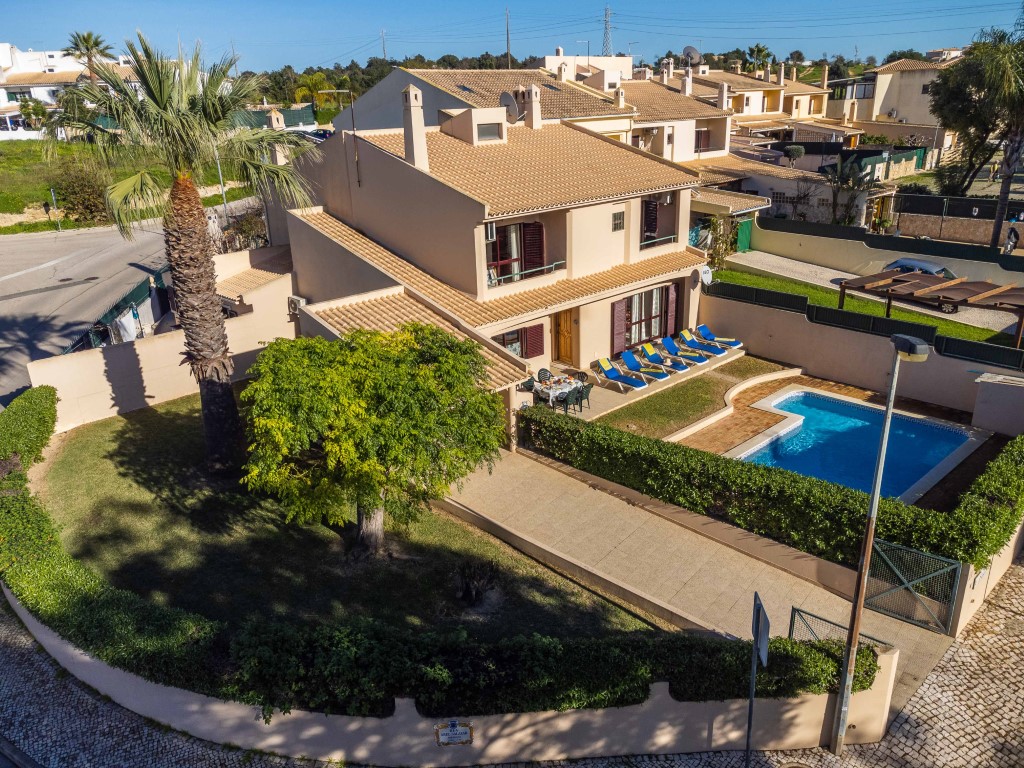 Villa Bernie - 3 Bedroom Villa in Albufeira Old Town