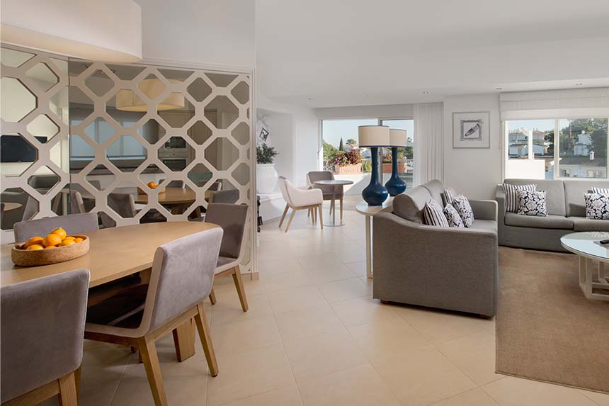 Four Seasons Fairways - 3 Bedroom Hillside Apartment with pool
