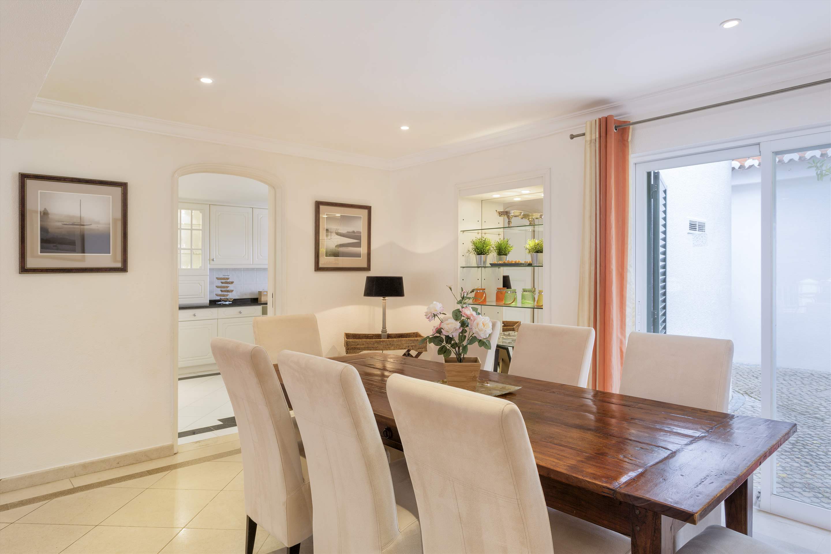 Villa Roberta - 5 Bedroom Villa in Vale do Lobo